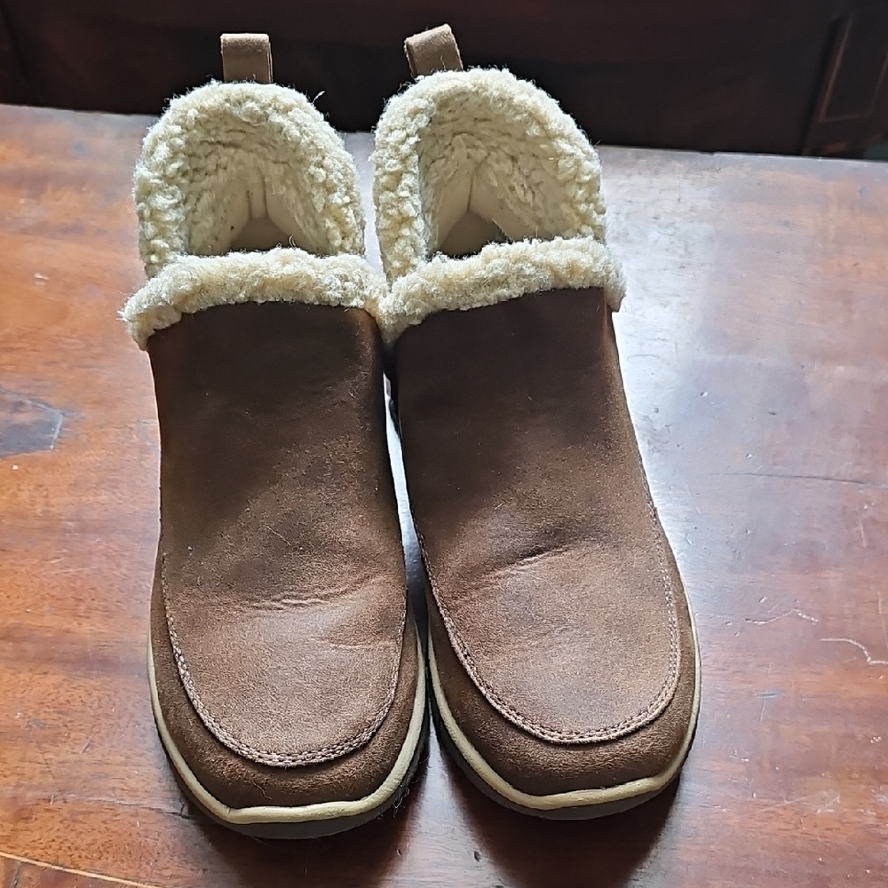 Skechers Brown Shearling-Lined Ankle Boots